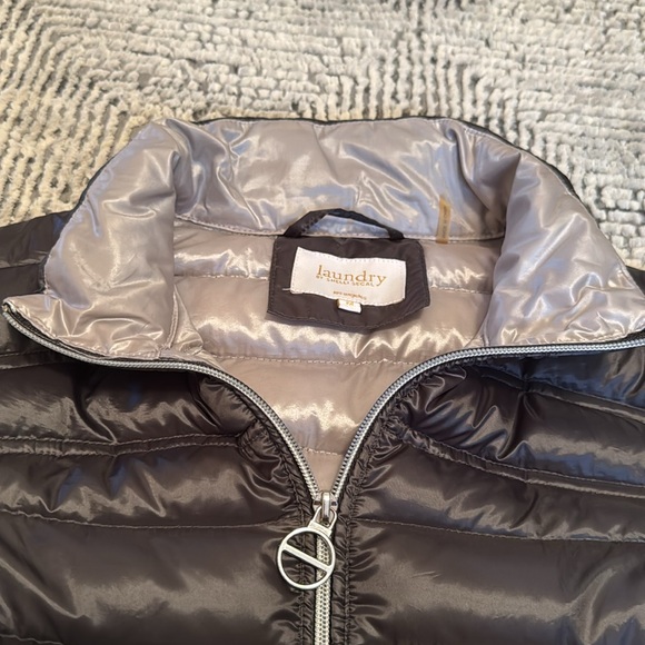 laundry Jacket - Picture 2 of 7